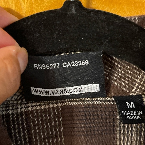 VANS..BROWN..PLAID..WESTERN..COTT
ON..PEARL SNAP..SHIRT..MEN Size M - Picture 2 of 12